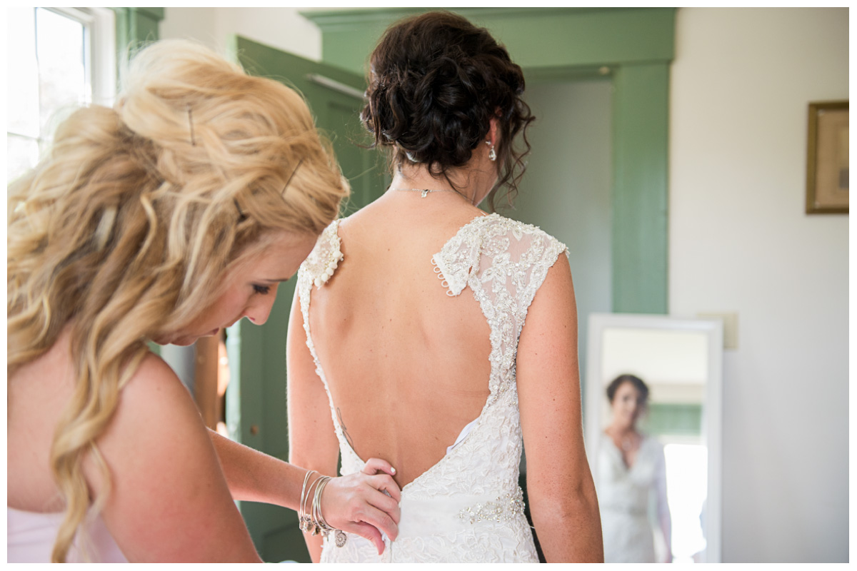 back of lace wedding dress