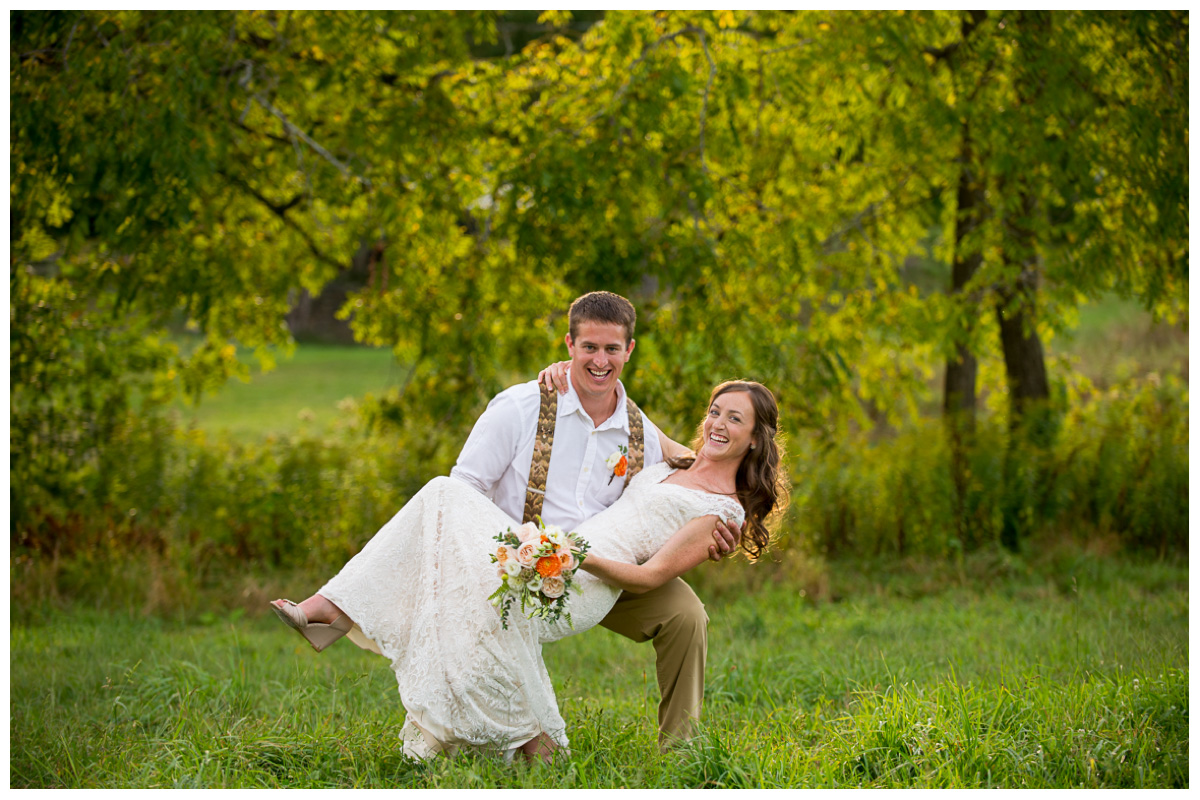 fun photos on wedding day