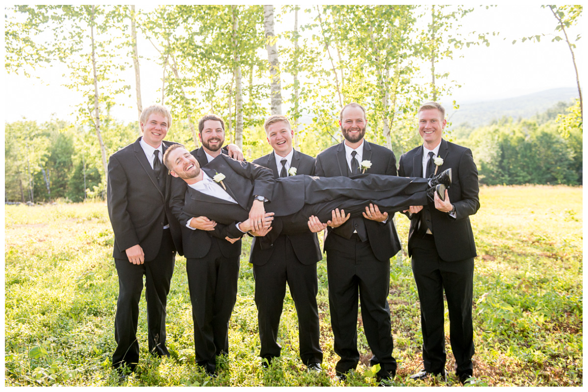fun groomsmen's photos