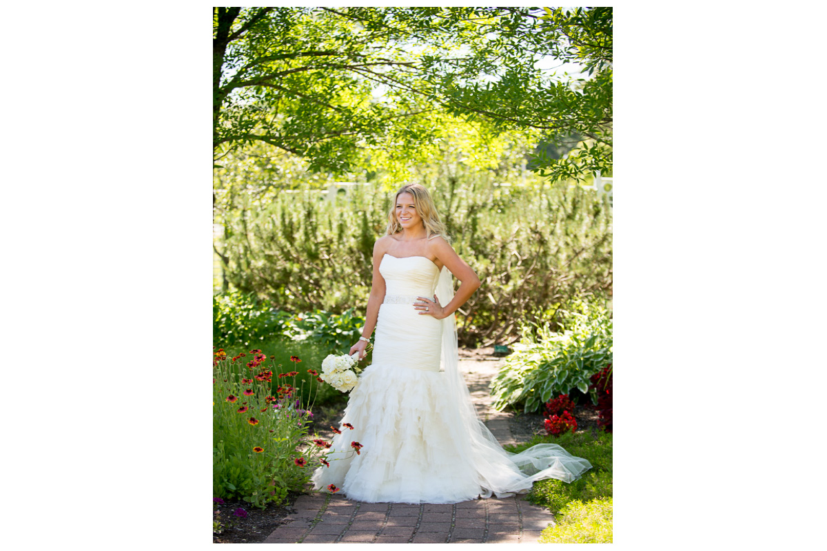 beautiful bride photos in Maine garden