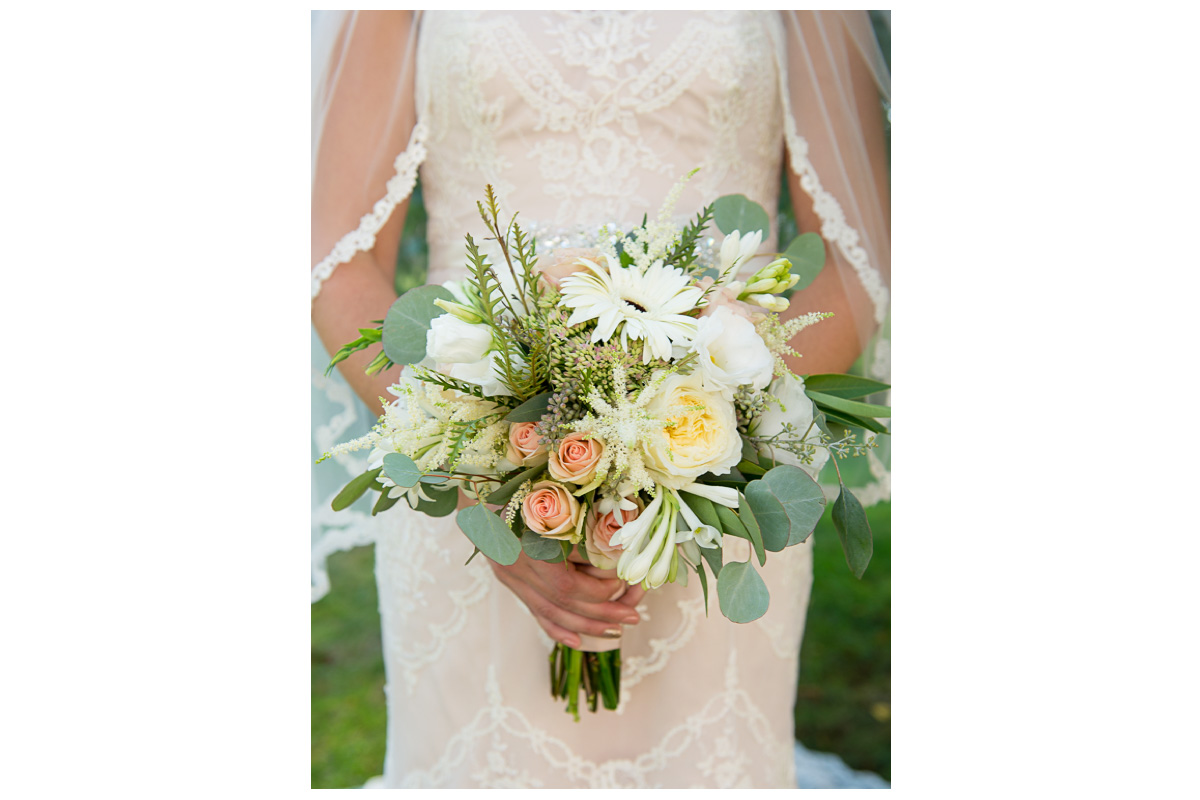summer wedding bouquets in New England 