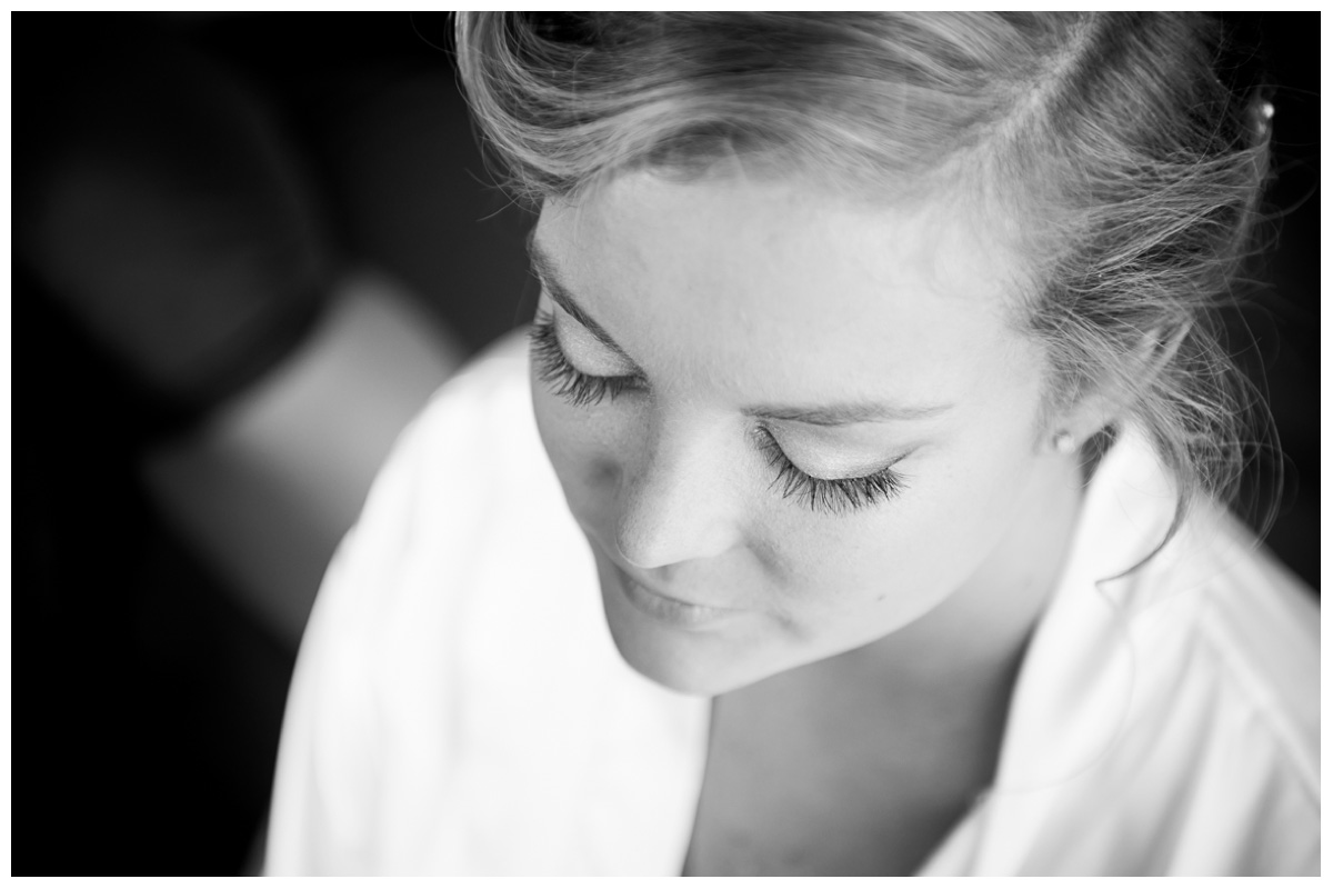 black and white bride photo