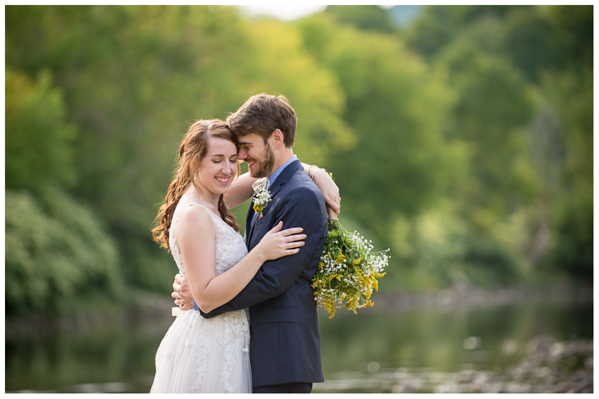 happy couple intimate wedding photos 