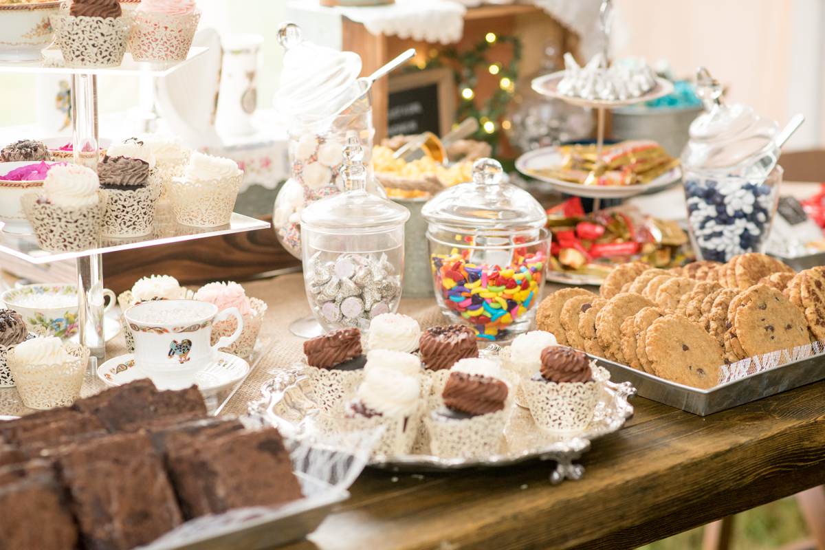 unique sweet bars, candy bars, rustic wedding reception ideas